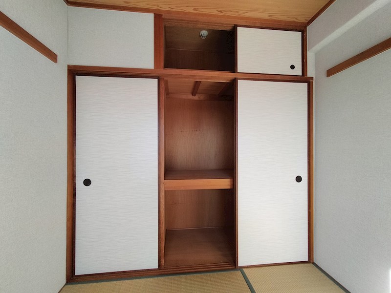 兵庫県西宮市小曽根町３丁目 収納