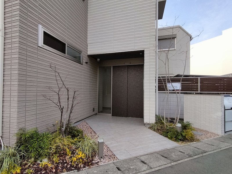 兵庫県西宮市甲子園口北町 エントランス