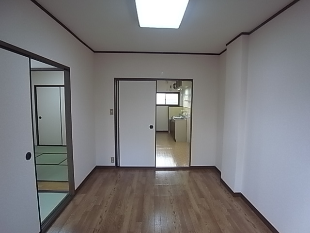 兵庫県明石市魚住町鴨池 リビング