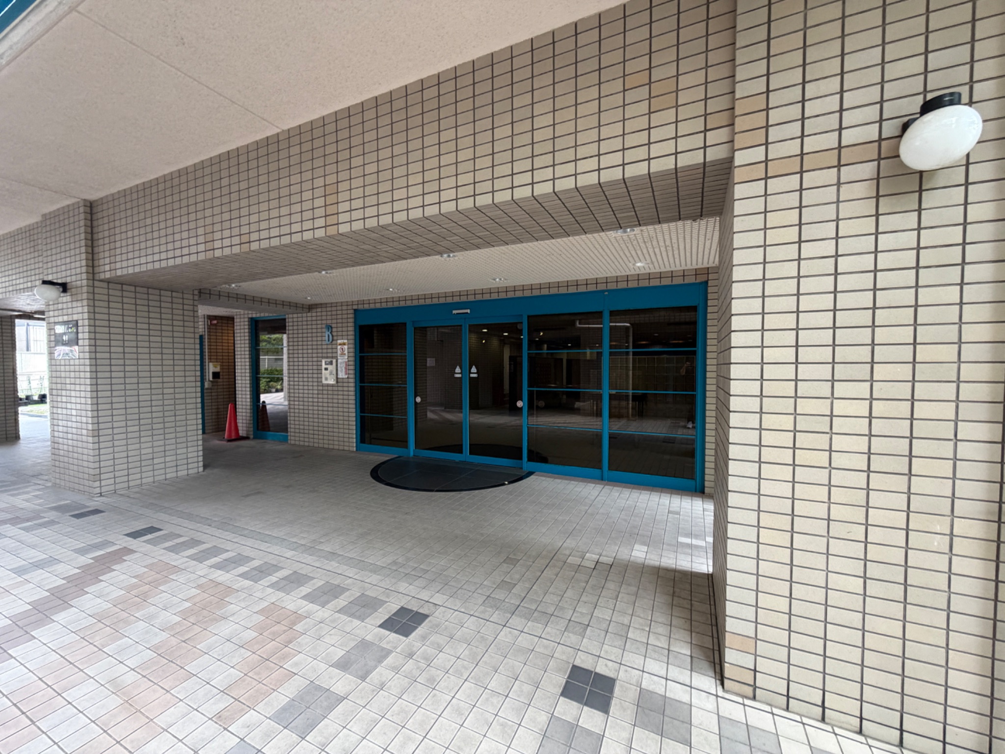 サバービアシティ21 B エントランス