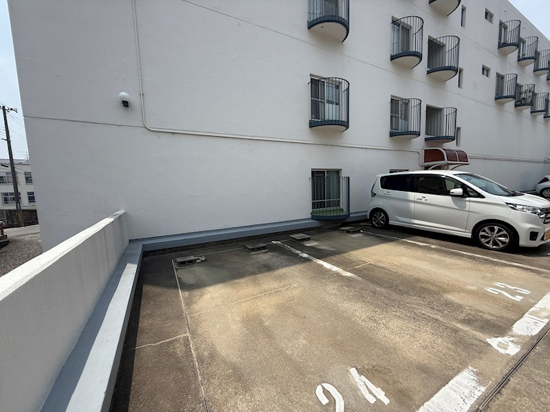 御影プライムハイツ 駐車場