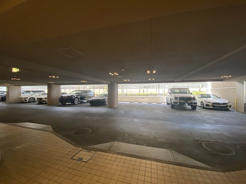 芦屋ロイヤルホームズ 駐車場