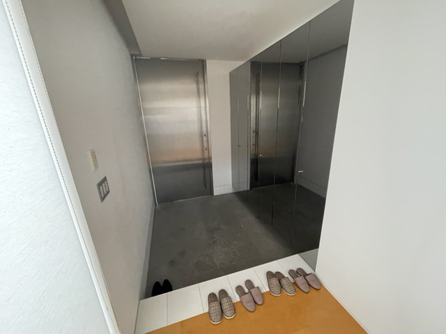 大原町戸建て 玄関