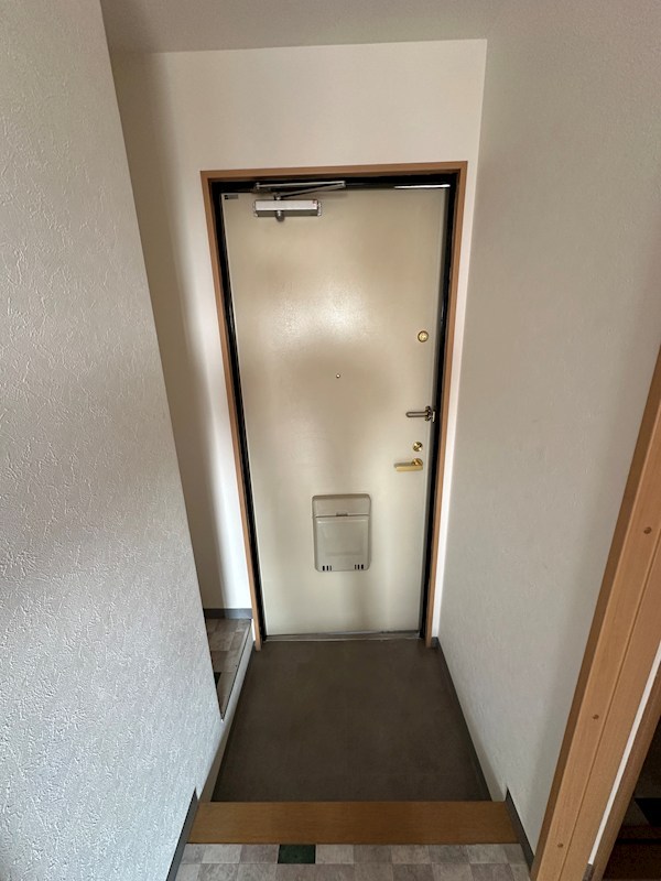 アムール親王塚 玄関