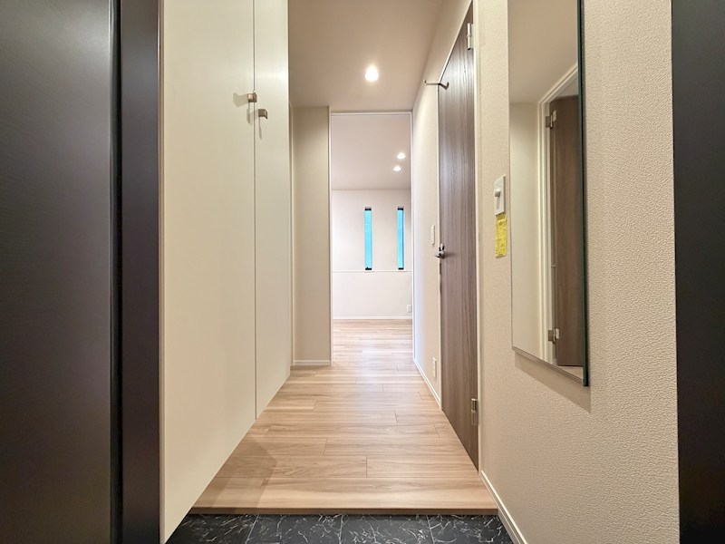 URBAN RISM COURT 西宮北口 玄関