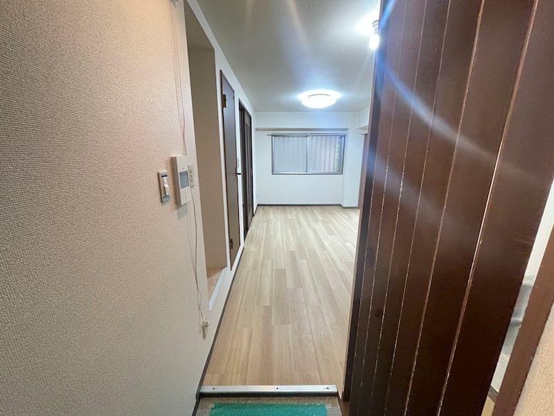 サンビルダー三宮東 玄関