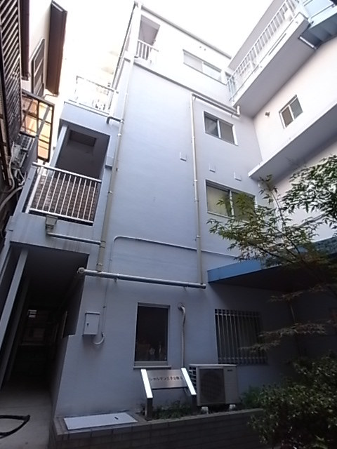 兵庫県神戸市灘区水道筋６丁目 エントランス