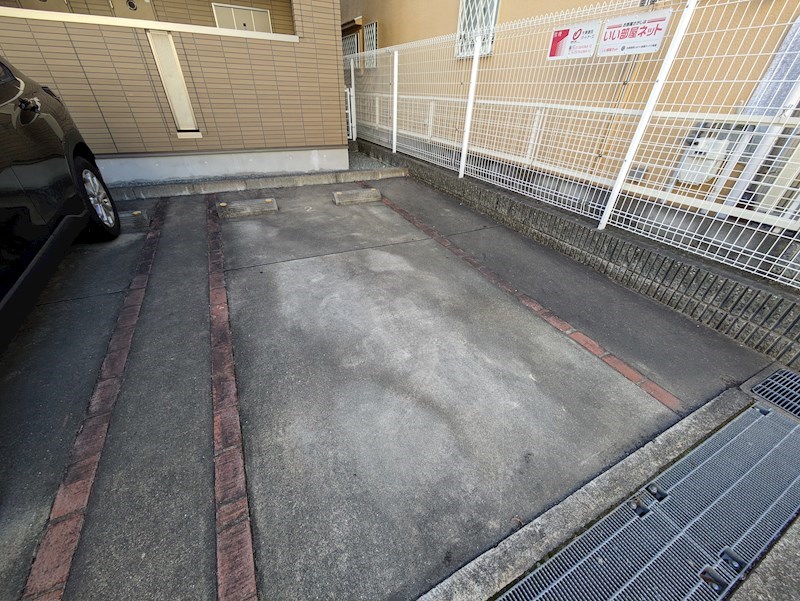クラール 駐車場