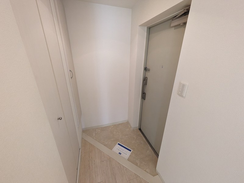 コンフォールメゾン 玄関