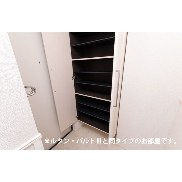 リヴァーサイド ヴィラ 玄関