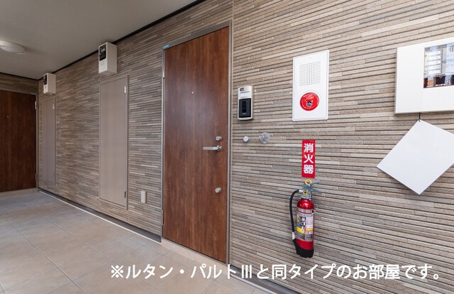 リヴァーサイド ヴィラ 玄関