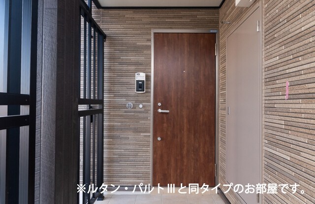 リヴァーサイド ヴィラ 玄関