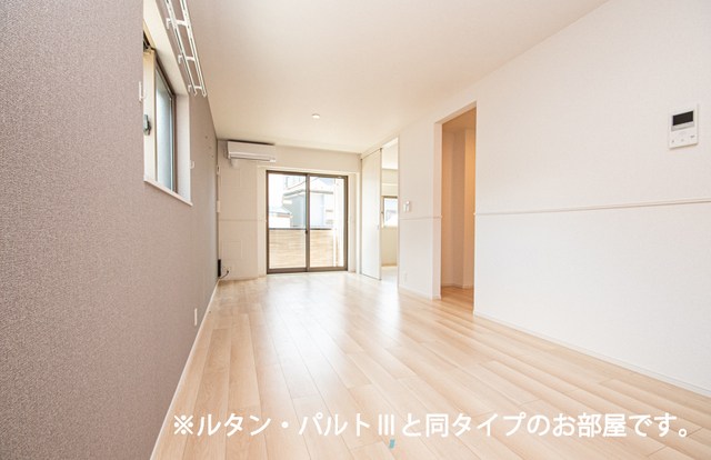 リヴァーサイド ヴィラ リビング