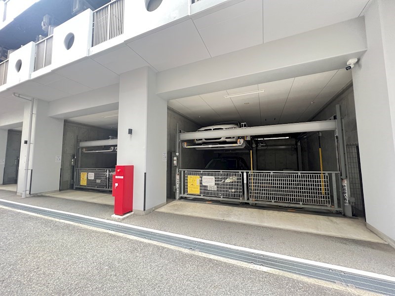 レジディア三宮東 駐車場