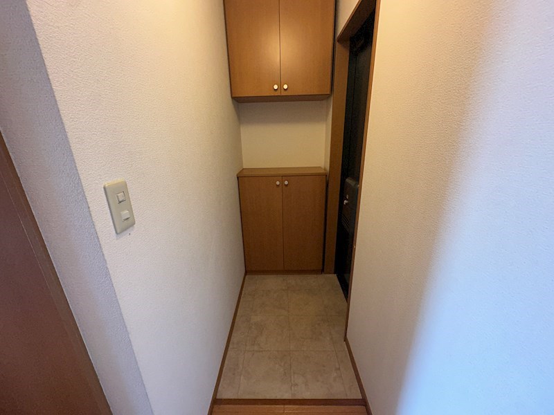 エクセル三条 玄関