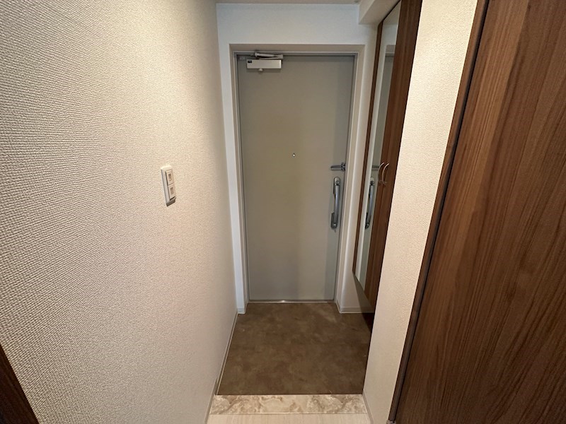 エル･イソベ三宮 玄関