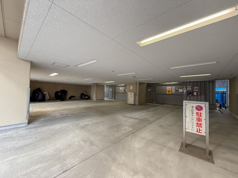 レジディア神戸磯上 駐車場