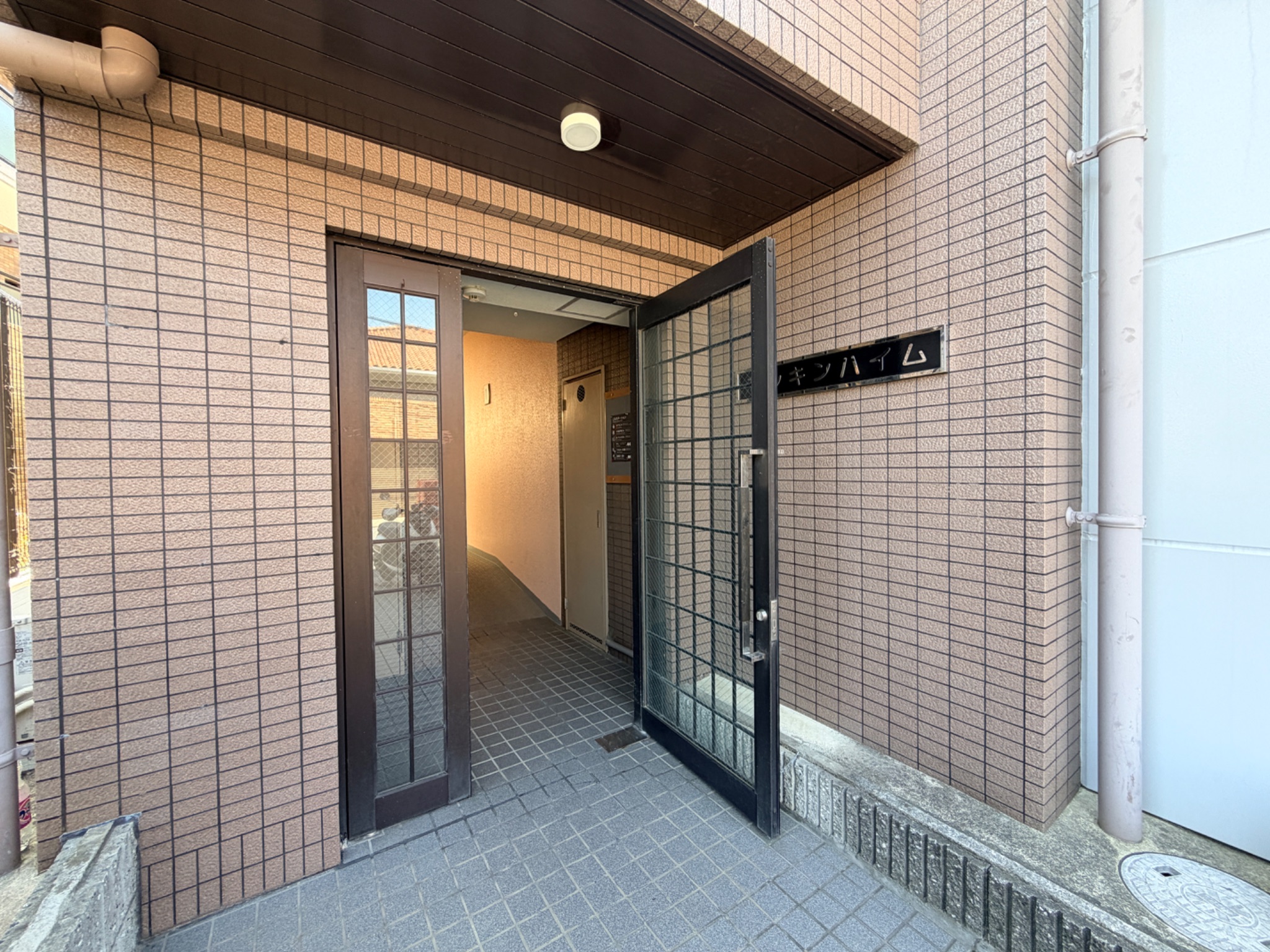 兵庫県西宮市荒木町 エントランス