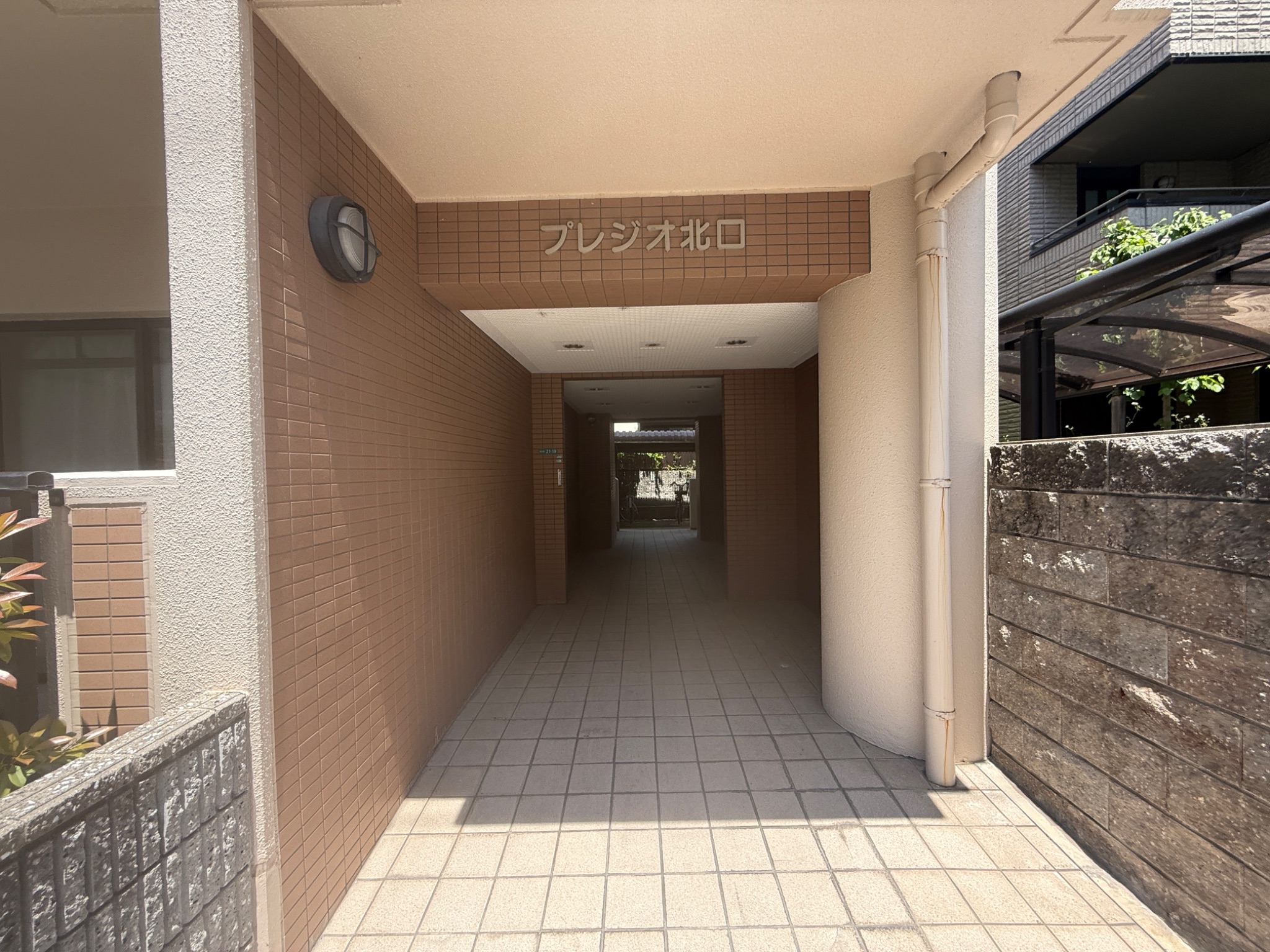 兵庫県西宮市高松町 エントランス