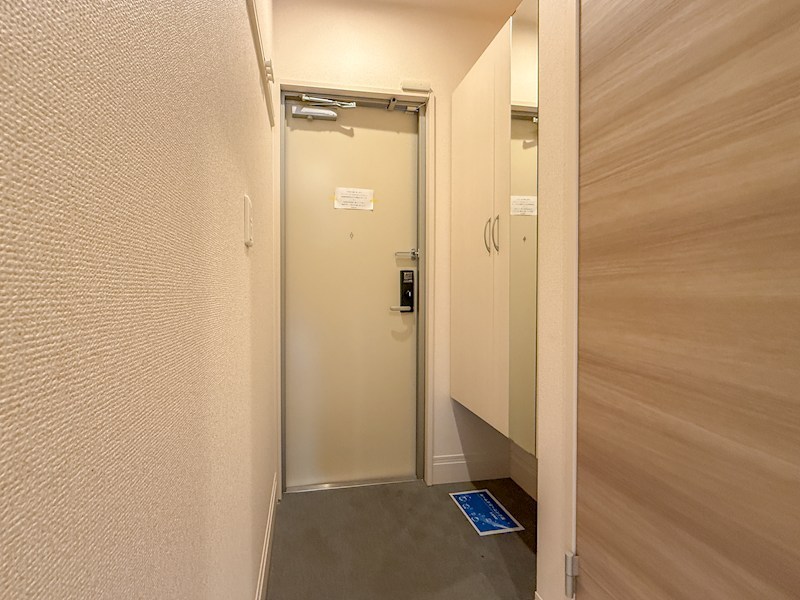 モアレ オークラ 玄関