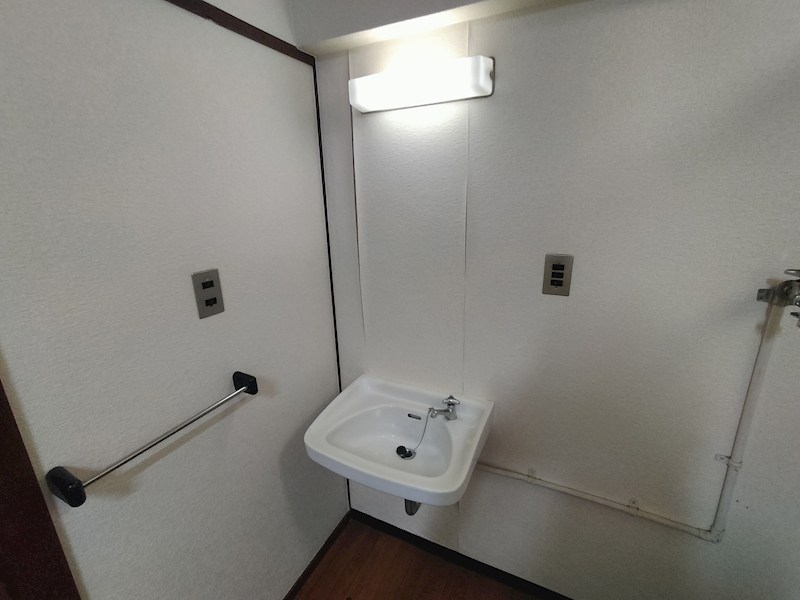 ヴィラ東伊丹 洗面所
