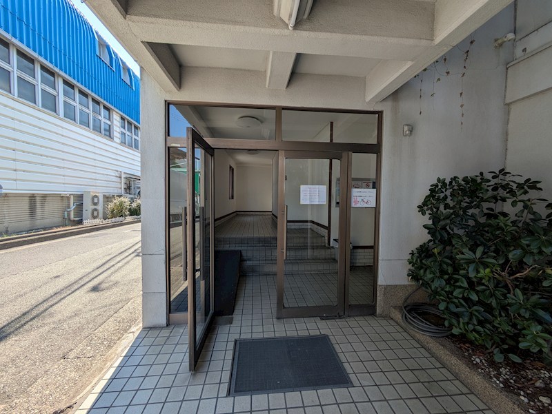 ヴィラ東伊丹 エントランス