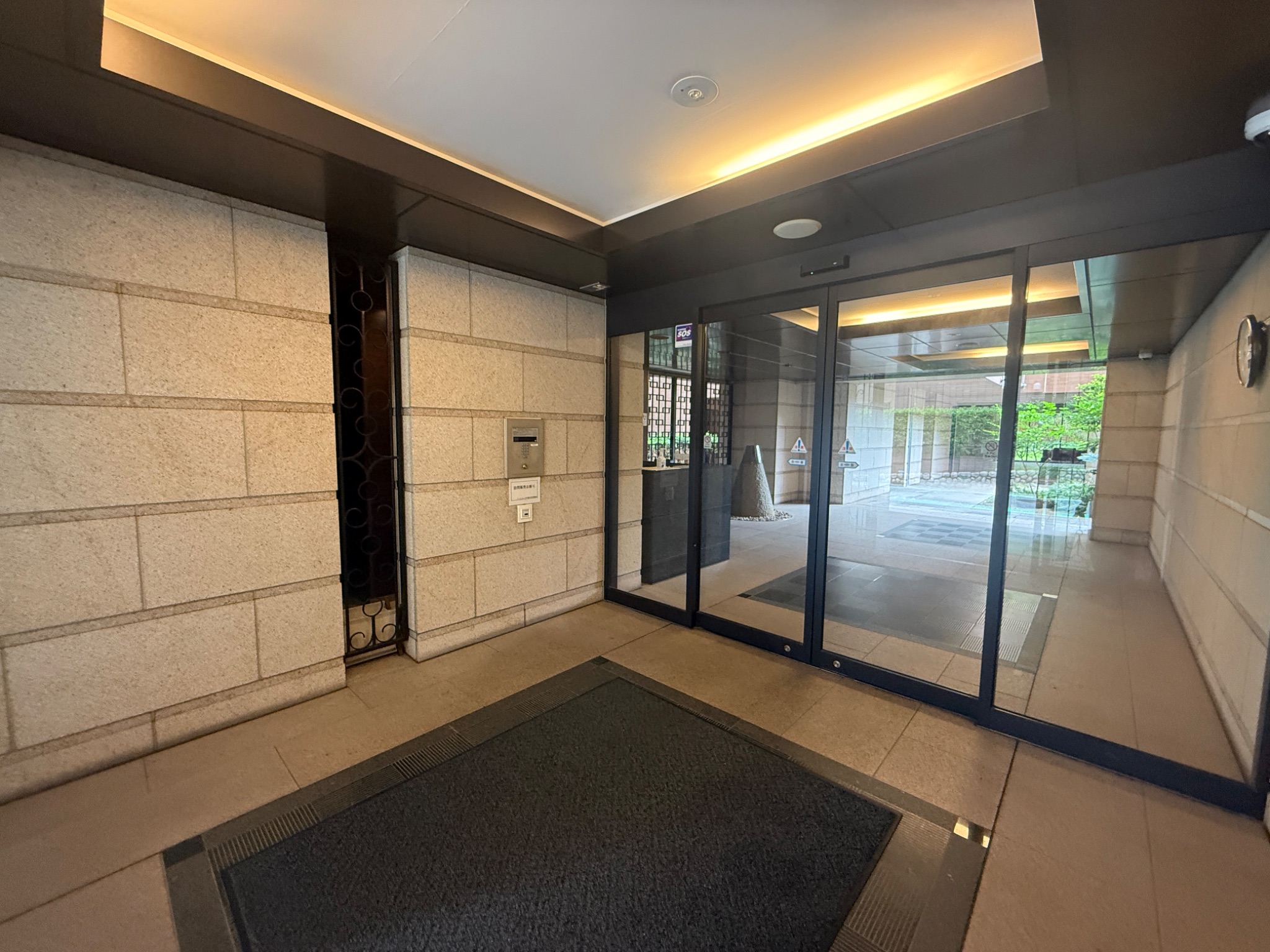 アーバンビュー甲子園口北町 エントランス