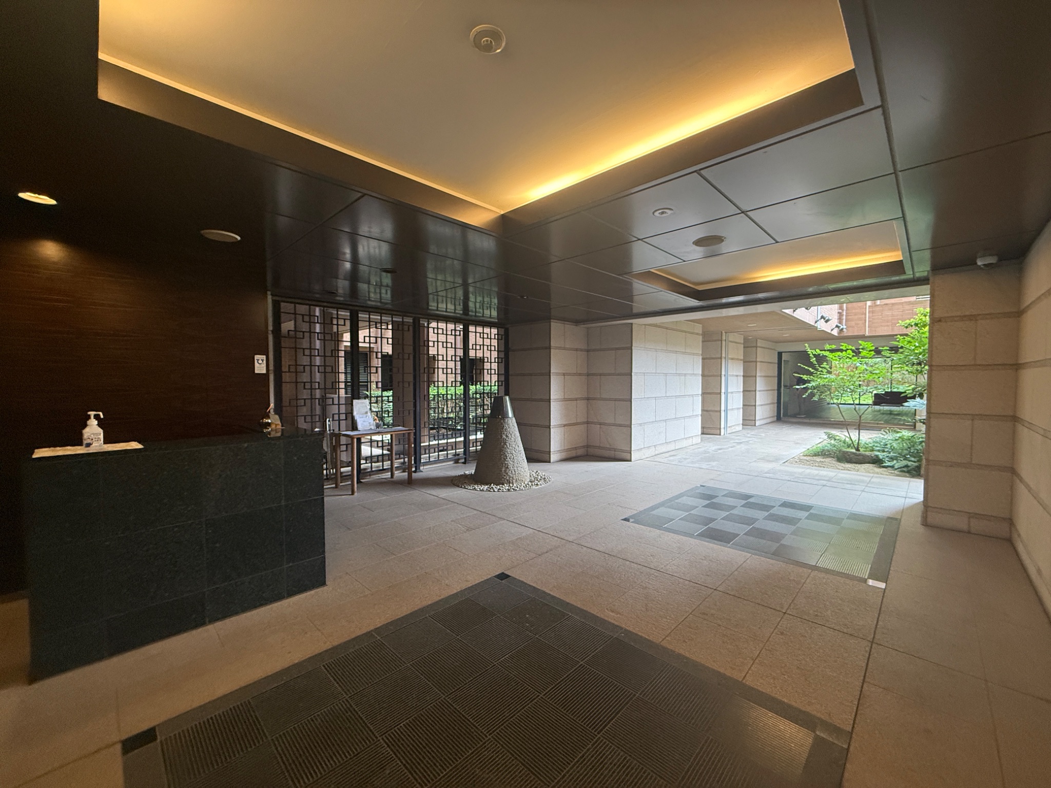 アーバンビュー甲子園口北町 ロビー