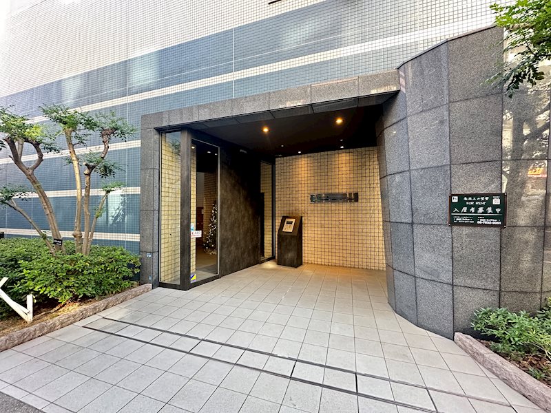 レジディア三宮東 エントランス