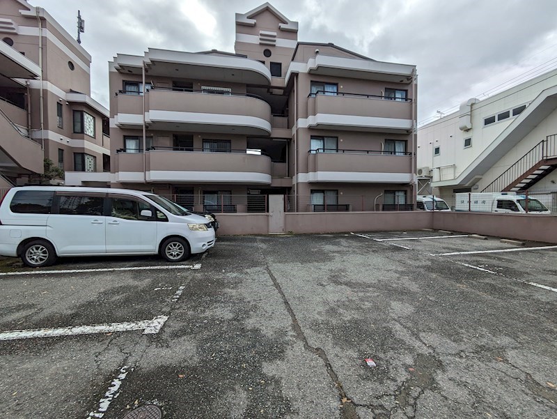 ツインアルカディア 駐車場
