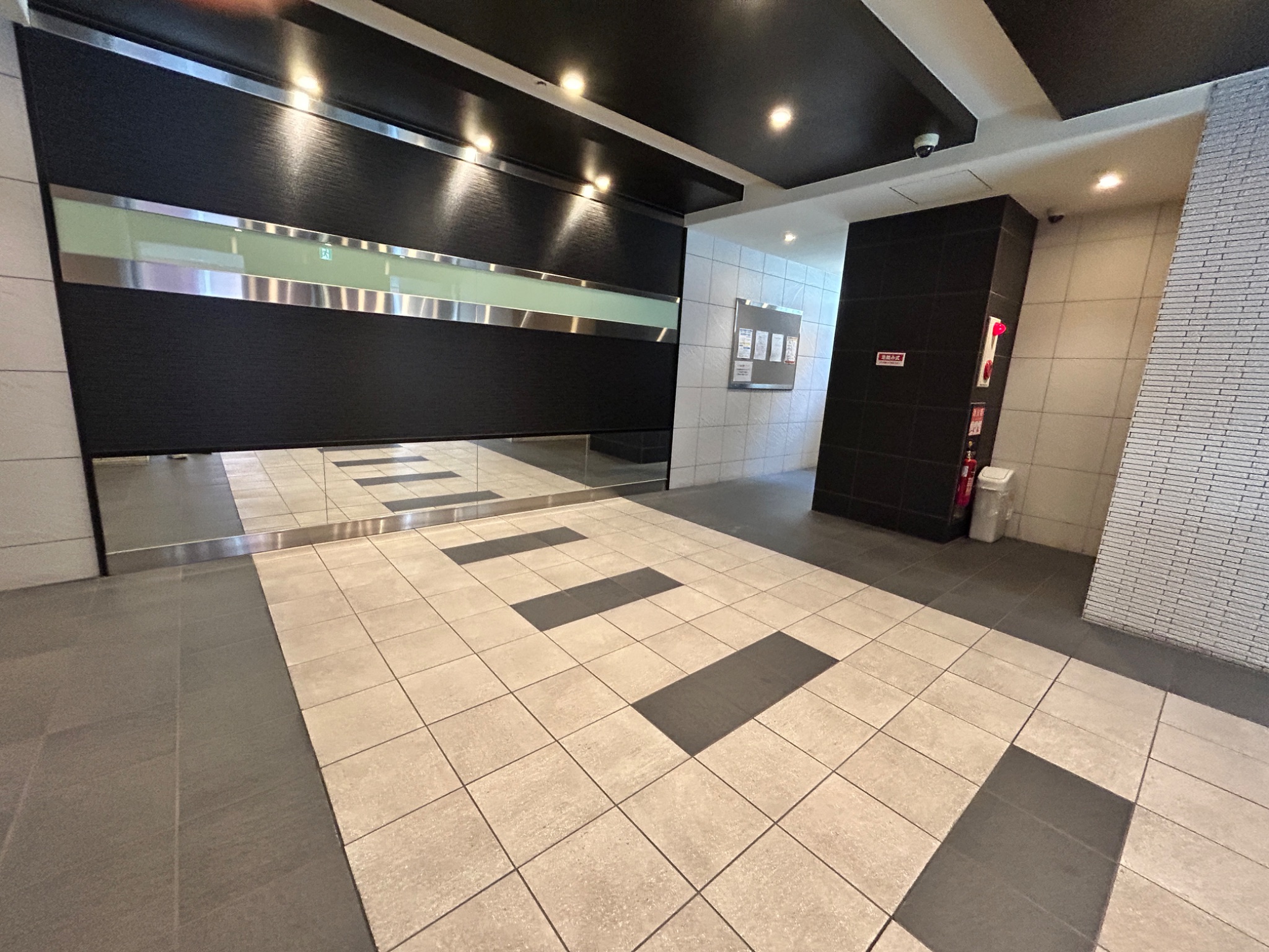 エステムコート三宮駅前3マジェスティ エントランス