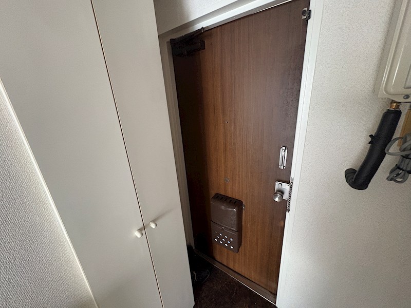 シャルマン湊川 玄関