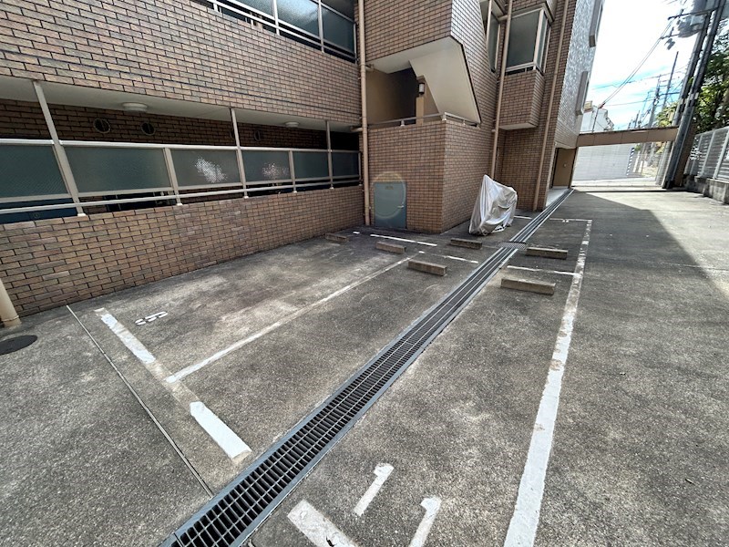 パレス東洋神戸5号館 駐車場