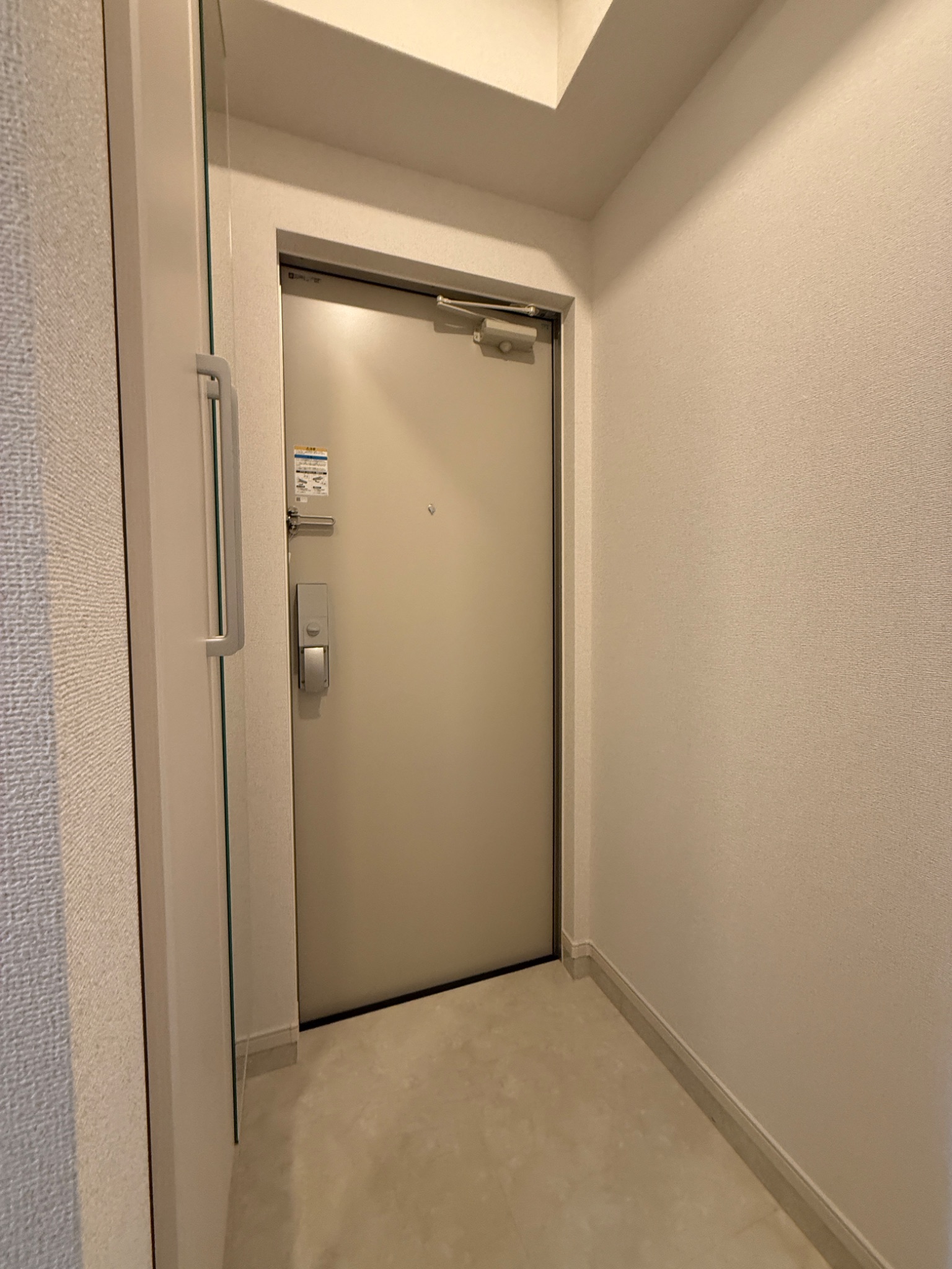 ヒカルサ神戸王塚台1 玄関