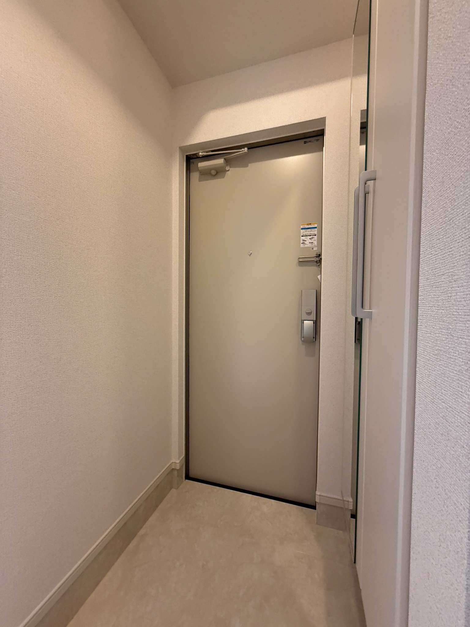 ヒカルサ神戸王塚台1 玄関