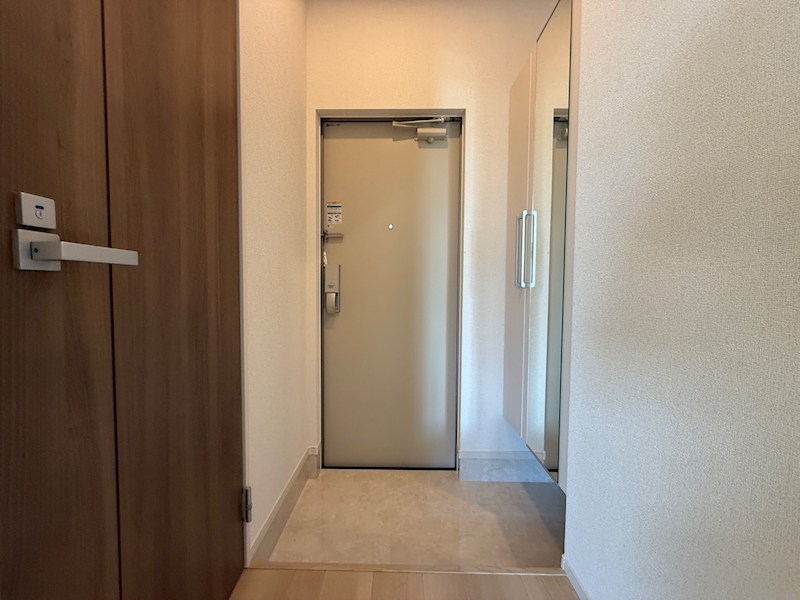 ヒカルサ神戸王塚台1 玄関