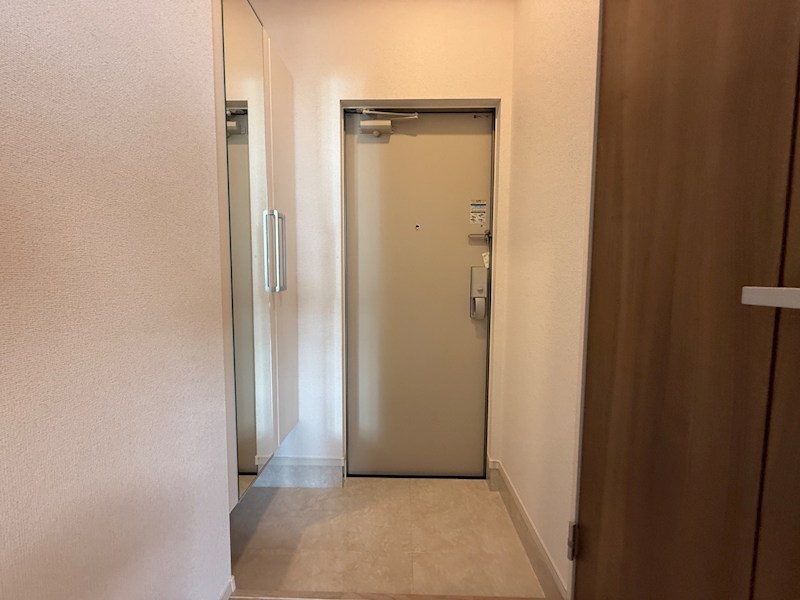 ヒカルサ神戸王塚台1 玄関