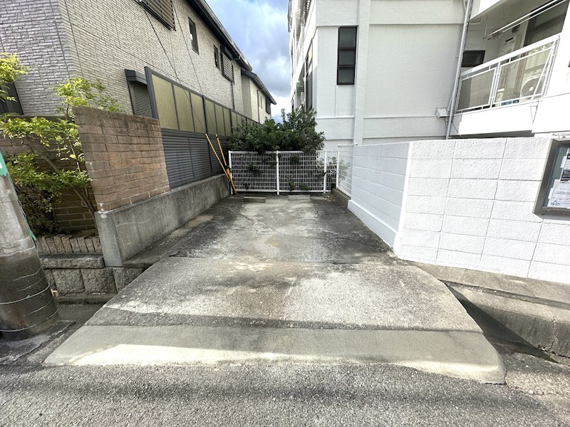芦屋第一コーポラス 駐車場