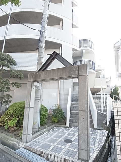 ガーデンハイツ桃山台弐番館 エントランス
