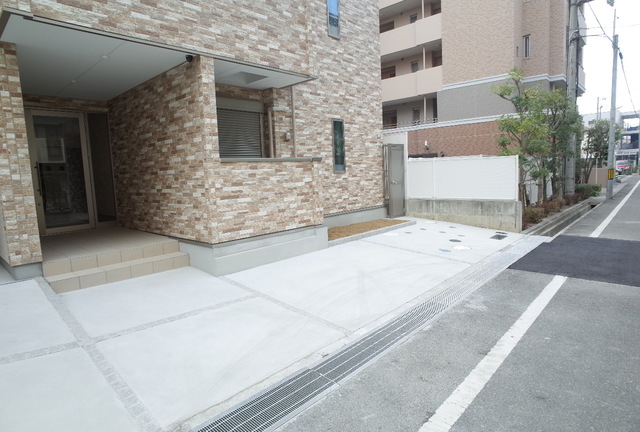 ラ・フォルム西宮北口 エントランス