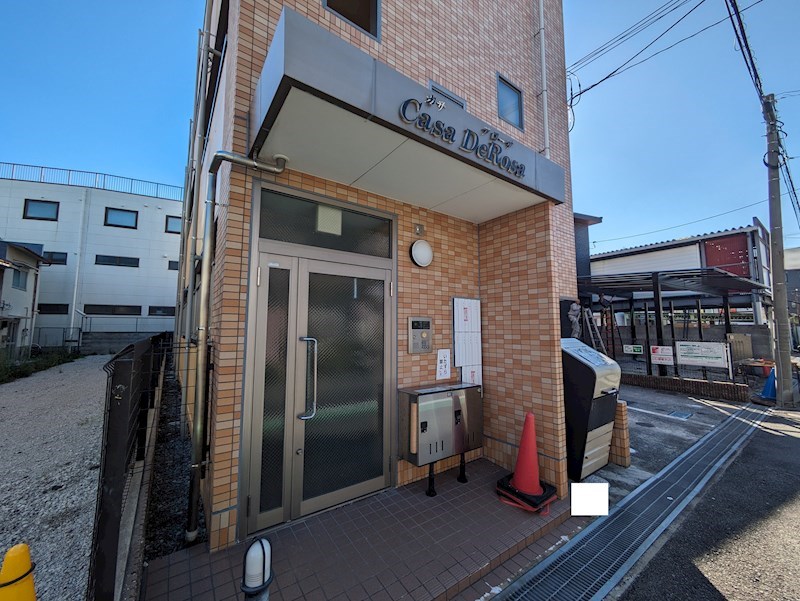 カサ・デローザ エントランス