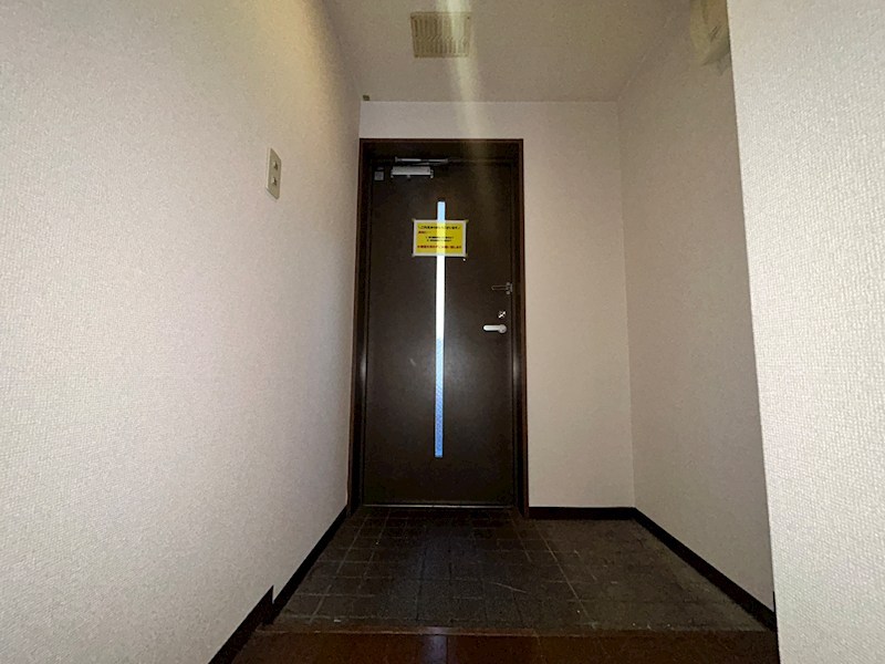 プラザハイツ二ツ屋B棟 玄関
