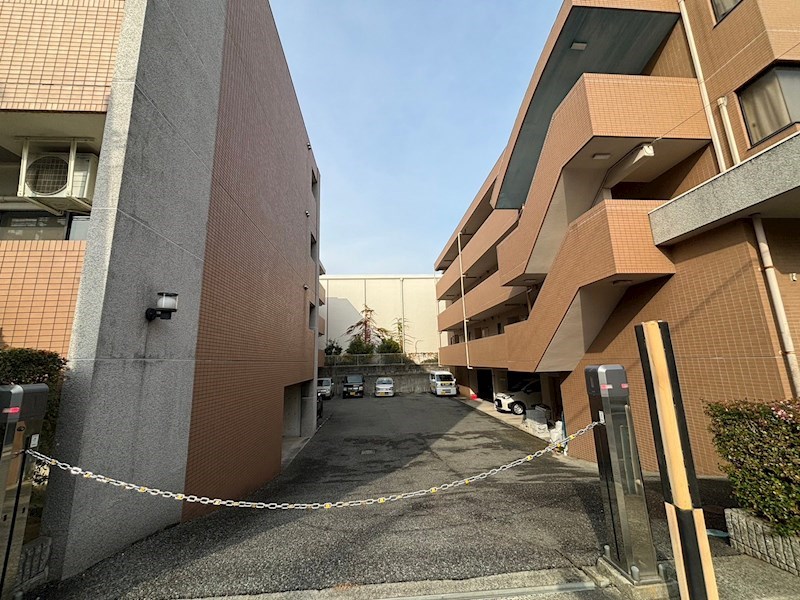 エトール3 駐車場