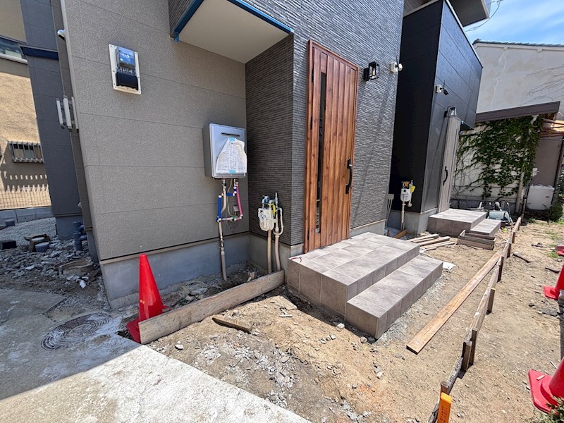 今津山中町戸建 エントランス