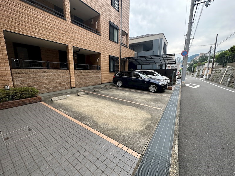 アヴェール上筒井 駐車場