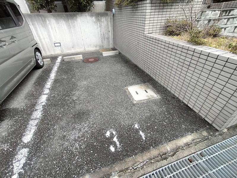 イーリス武庫之荘 駐車場