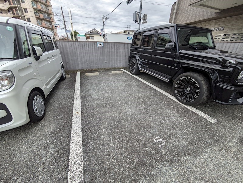 アートフェリス 駐車場