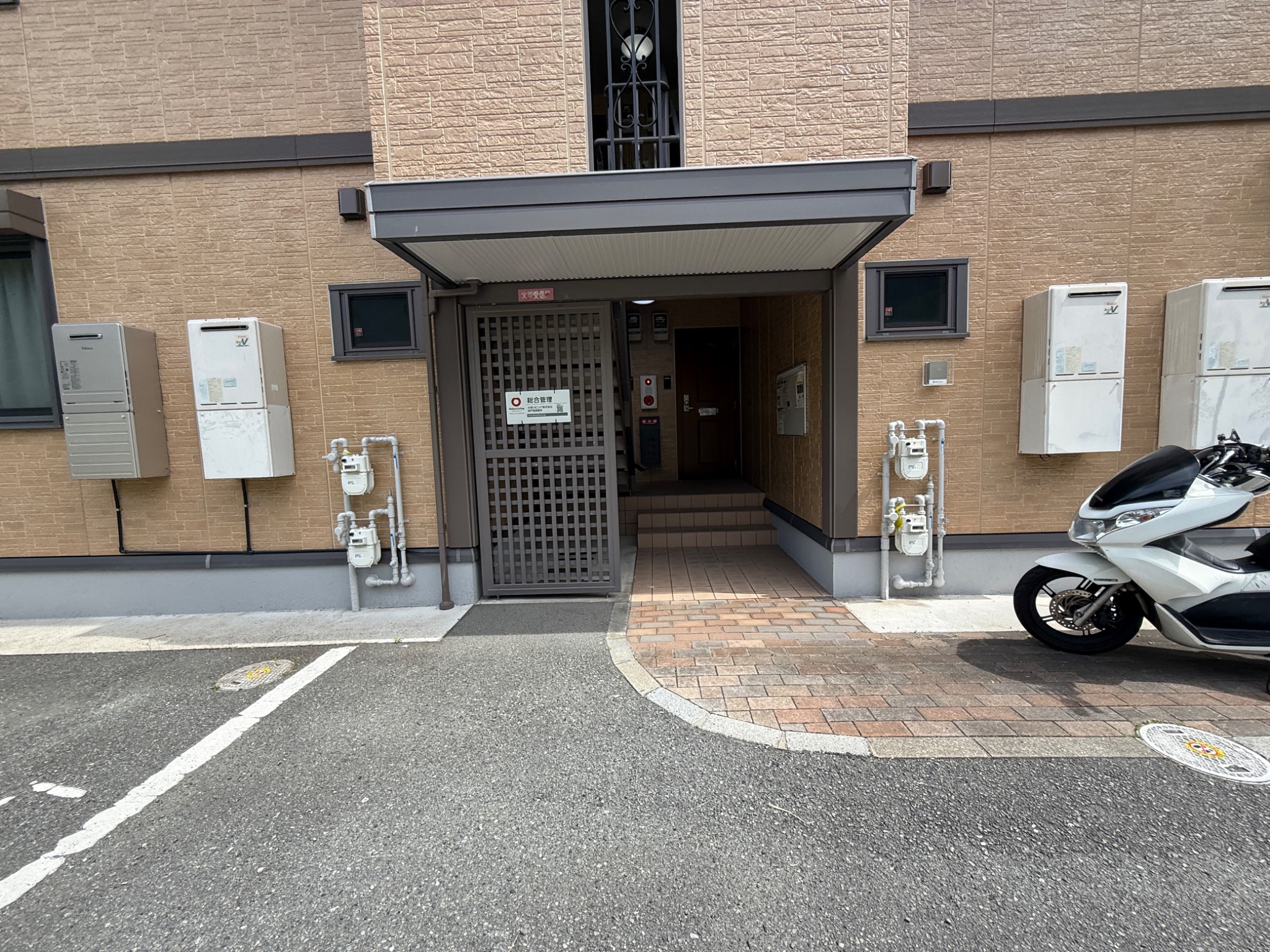 ウィルモア垂水 D棟 エントランス