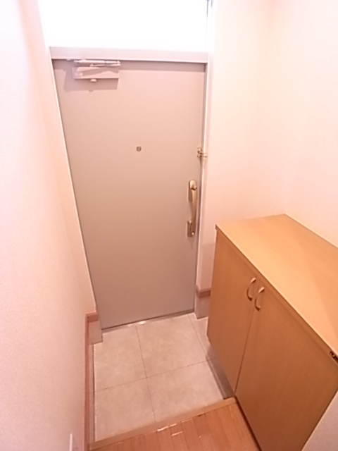 ファミールモノモリ 玄関