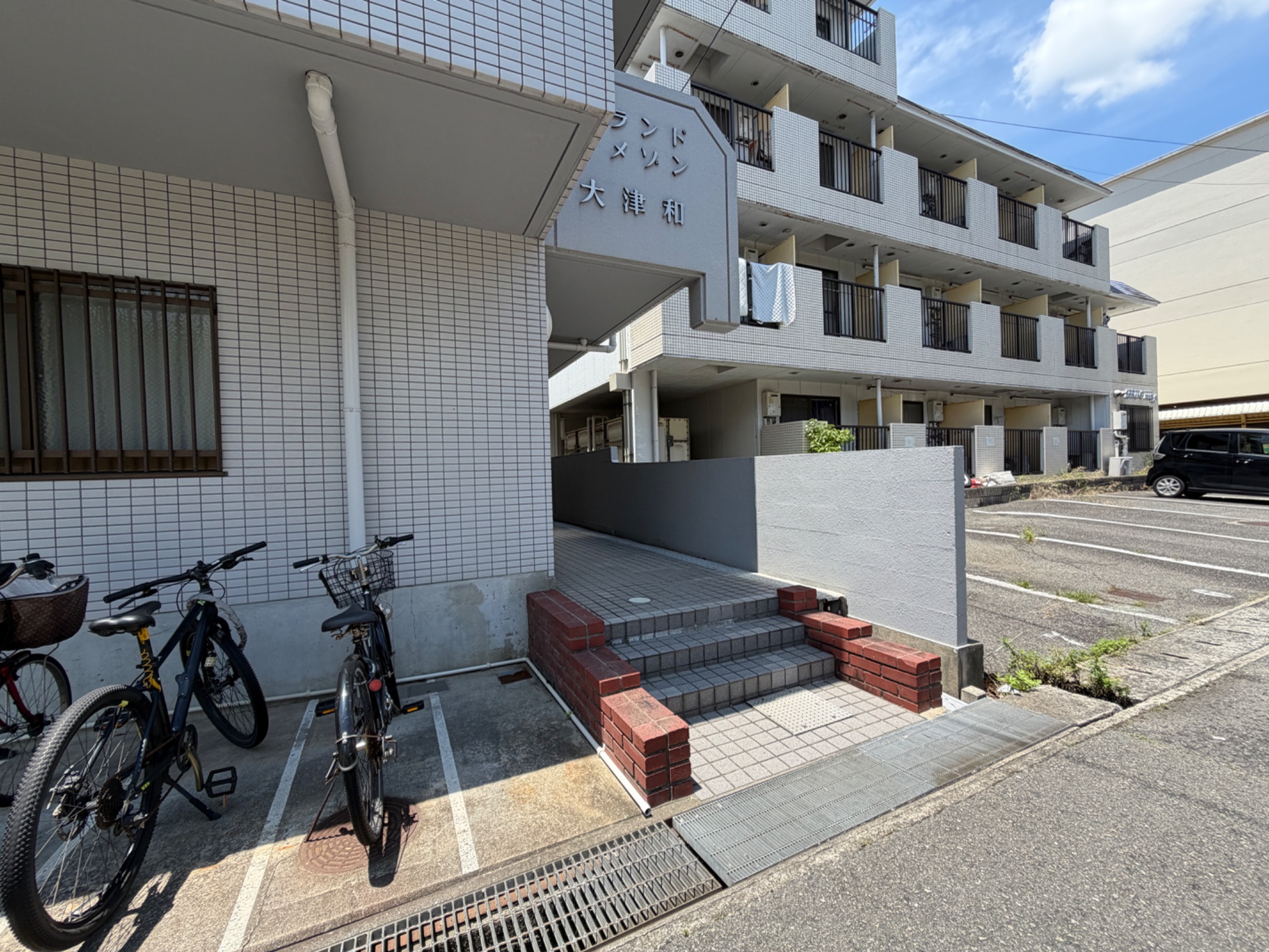 グランドメゾン大津和 エントランス